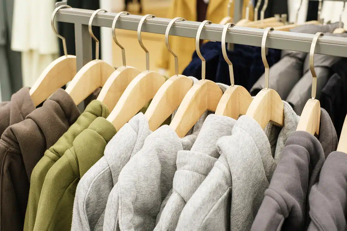 Baskılı ve Baskısız Toptan Hoodie Arasında Seçim Yapmak